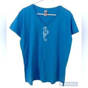 Gorgeous Gildan blue seahorse T-shirt size XL